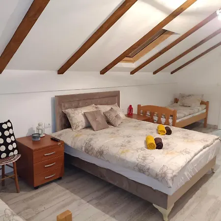 Fruskogorski Deram Apartment